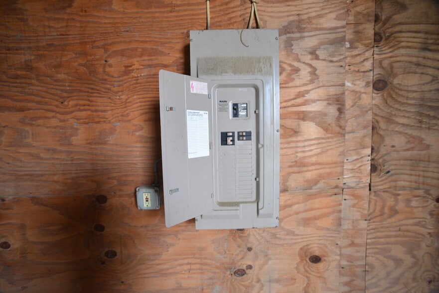 More Photos Of 8012-8022 Centreville Rd, Manassas Park, Manassas Park General Retail For Lease