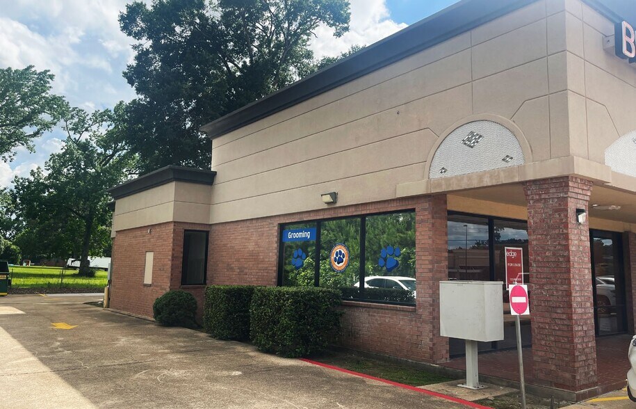 More Photos Of 9521 FM 1097 Rd W, Willis Unknown For Lease