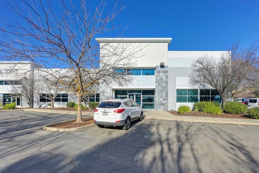 More Photos Of 2204 Kausen Dr, Elk Grove Flex For Sale