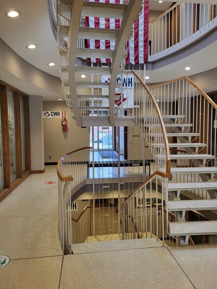 More Photos Of 1701 S 17th St, Lincoln Loft Creative Space For Lease