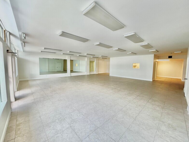 More Photos Of 3038 N Federal Hwy, Fort Lauderdale Unknown For Lease