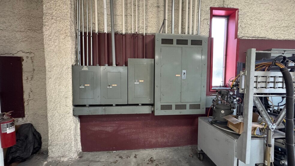 More Photos Of 231 Moorestown Dr, Bath Manufacturing For Sale