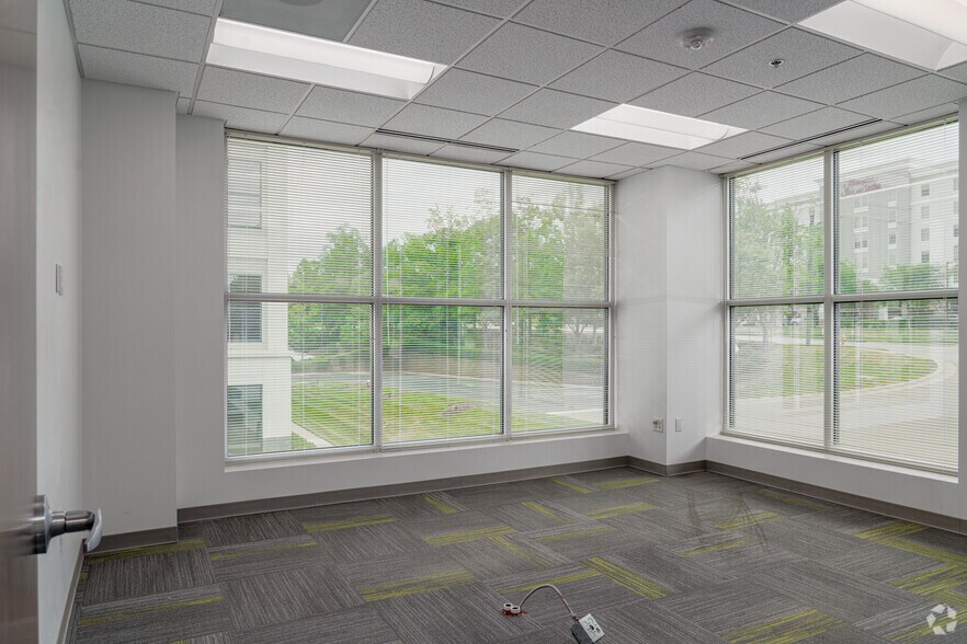 More Photos Of 8020 Arco Corporate Dr, Raleigh Unknown For Lease