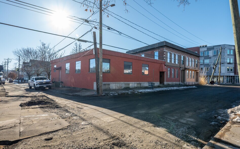 More Photos Of 126 Franklin St, Torrington Light Manufacturing For Sale