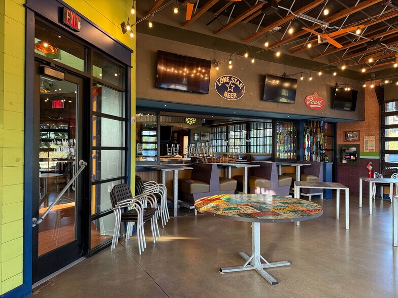 More Photos Of 3501 E Sam Houston Pky S, Pasadena General Retail For Lease