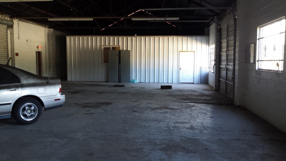 More Photos Of 2507 W 7th St, Texarkana Truck Terminal For Sale