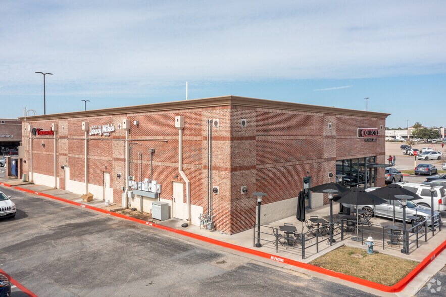 More Photos Of 6501-6887 Highway 6 N, Houston Unknown For Lease