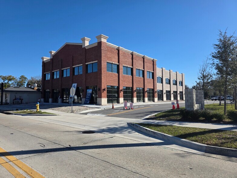 More Photos Of 425 S Woodland Blvd, Deland Office For Lease