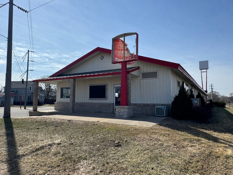 More Photos Of 27 W Birch St, Saint Joseph Convenience Store For Lease