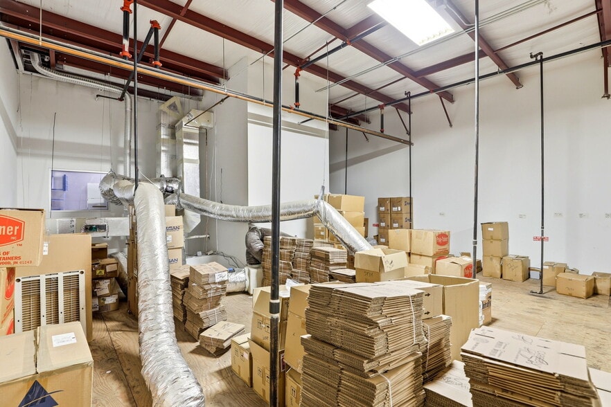 More Photos Of 6881 Kingspointe Pky, Orlando Flex For Sale