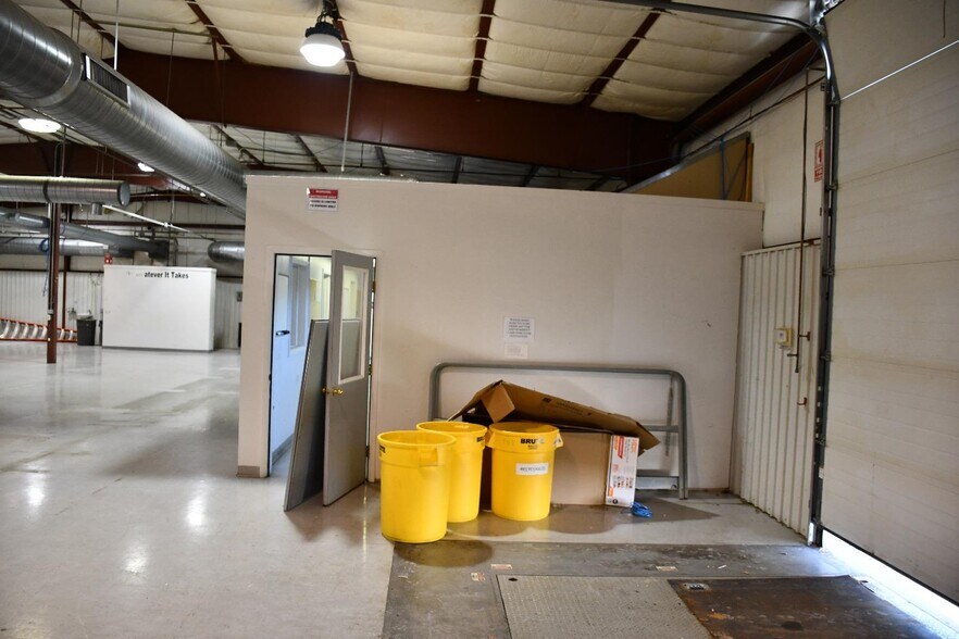 More Photos Of 107 Corona Ave, Groton Warehouse For Sale