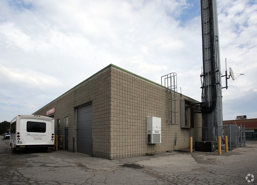 More Photos Of 342 Bronte St S, Milton Warehouse For Lease