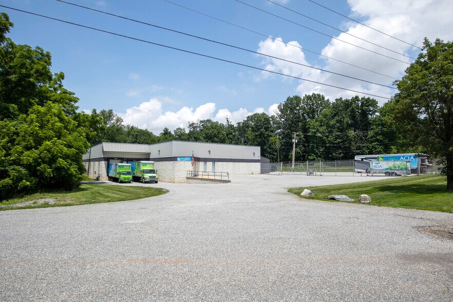More Photos Of 3430 Woodbridge Ct, York Warehouse For Lease