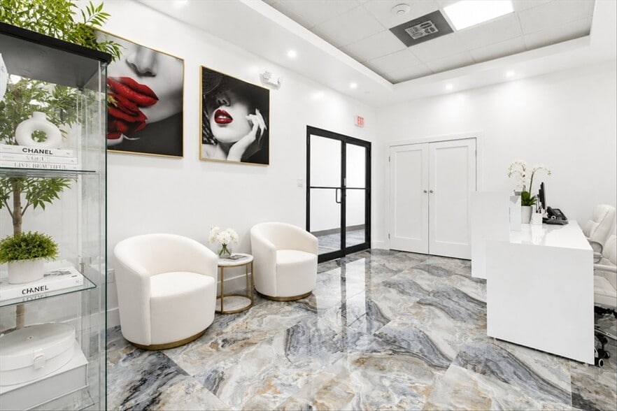 More Photos Of 2920-2950 NE 207th St, Aventura Unknown For Lease