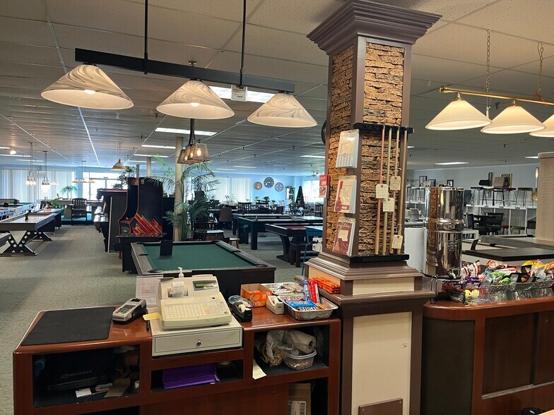 More Photos Of 5585 University Blvd W, Jacksonville Storefront Retail Office For Sale