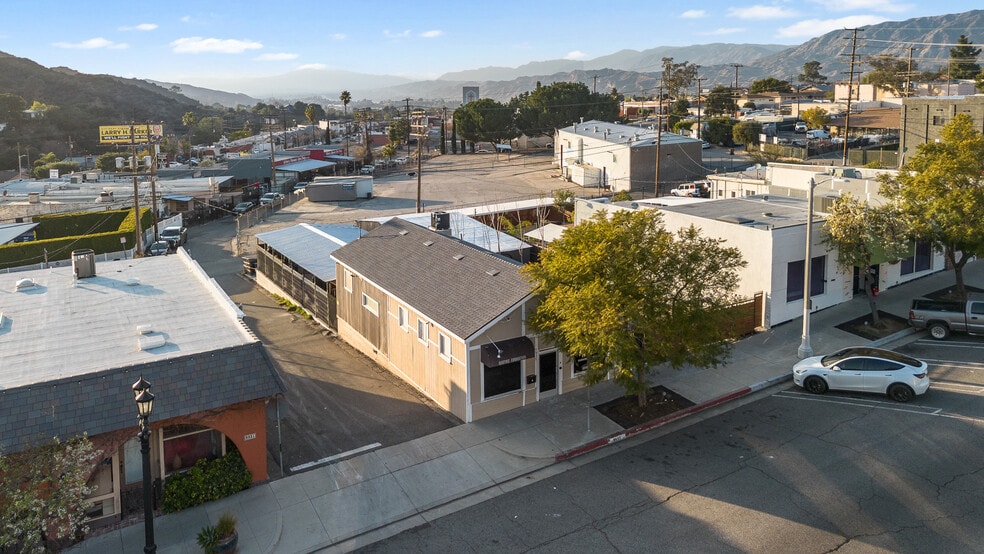 More Photos Of 9937 Commerce Ave, Tujunga Freestanding For Sale