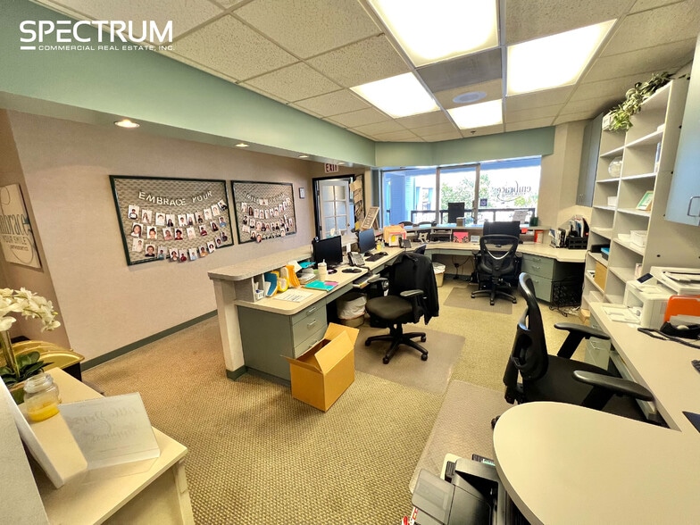 More Photos Of 23206 Lyons Ave, Santa Clarita Medical For Sale