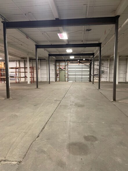 More Photos Of 2501 Millers Ln, Louisville Warehouse For Lease