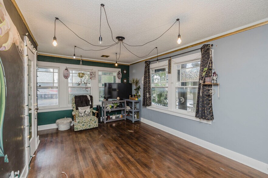 More Photos Of 2808 E Douglas Ave, Wichita Storefront Retail Office For Sale