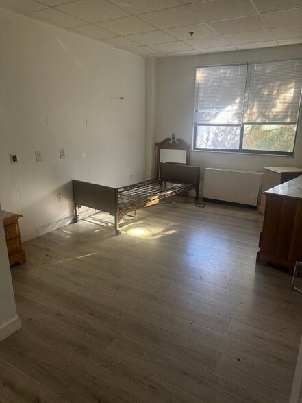 More Photos Of 241 S Chamberlain Ave, Rockwood Assisted Living For Sale