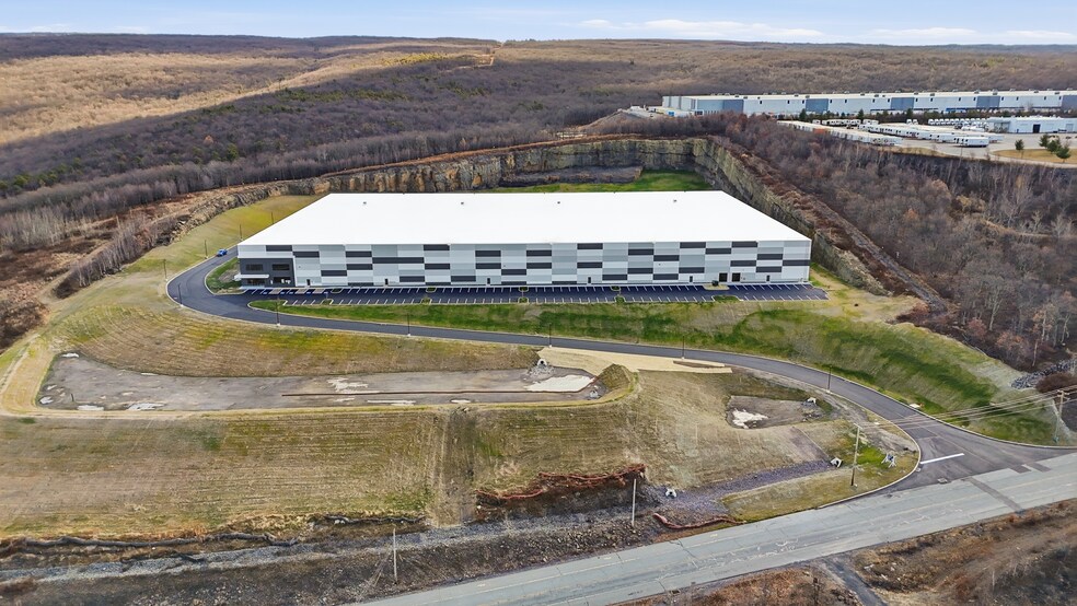 More Photos Of Valley View Dr, Jessup Distribution For Lease