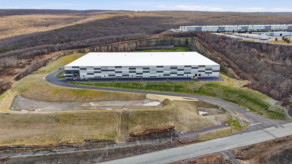 More Photos Of Valley View Dr, Jessup Distribution For Lease