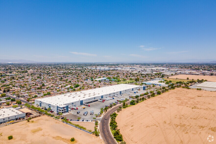 More Photos Of 4450 N 45th Ave, Phoenix Distribution For Lease