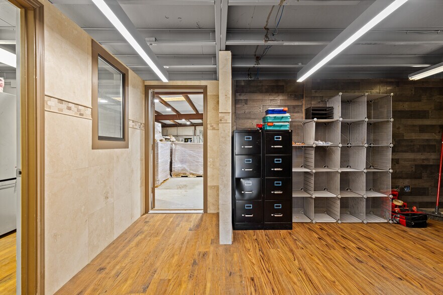 More Photos Of 3698 E Marshall Ave, Longview Warehouse For Lease