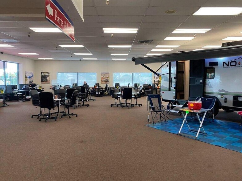 More Photos Of 12218 Highway 99, Everett Auto Dealership For Sale