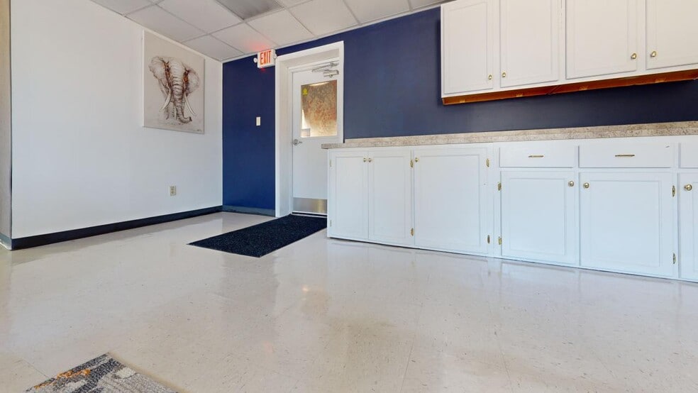 More Photos Of 7947 Southeastern Ave, Indianapolis Loft Creative Space For Sale