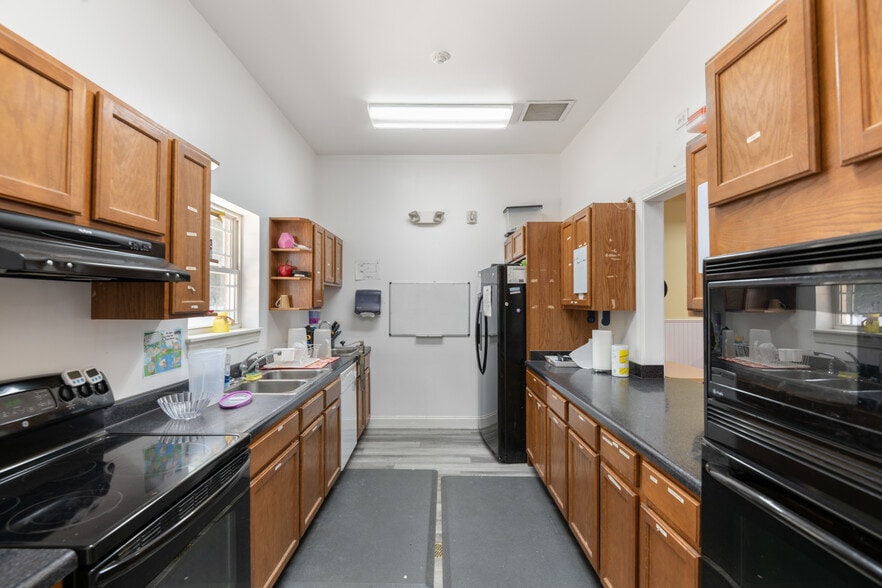 More Photos Of 1224 Old Cherokee Rd, Lexington Daycare Center For Sale