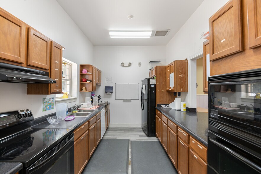 More Photos Of 1224 Old Cherokee Rd, Lexington Daycare Center For Sale