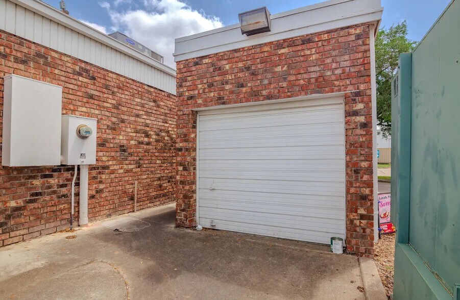 More Photos Of 4201 N Navarro St, Victoria Fast Food For Sale