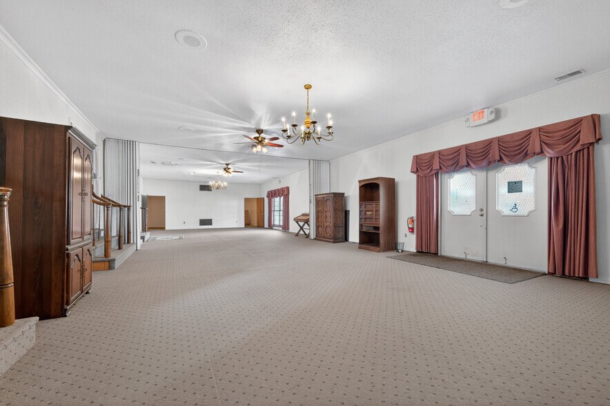 More Photos Of 209 N Main St, Belleville Medical For Sale