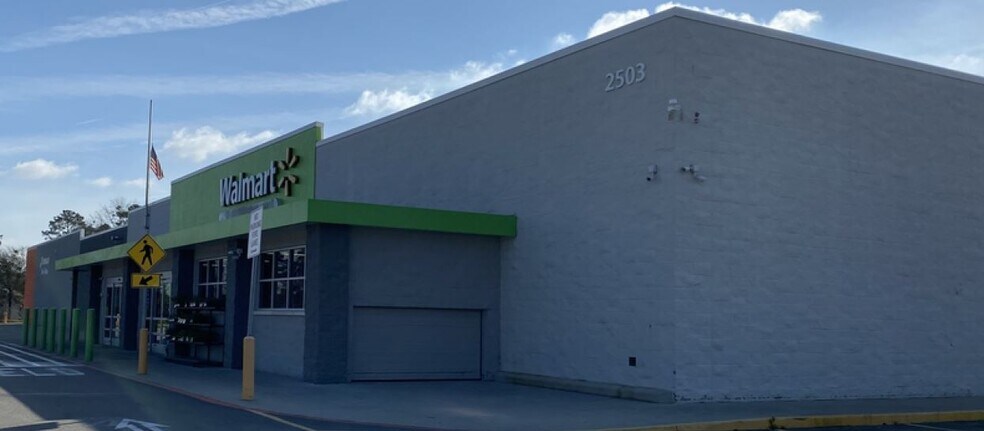 More Photos Of 2503 W 5th St, Lumberton Service Station For Sale