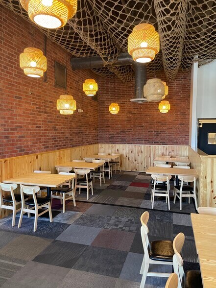 More Photos Of 109 E Grande Blvd, Tyler Restaurant For Lease