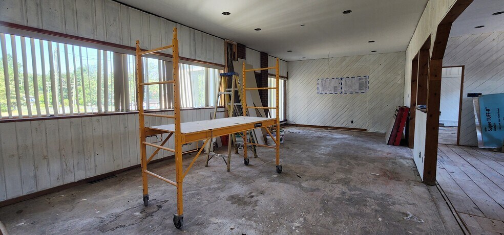 More Photos Of 82 Cold Spring Rd, Monticello Loft Creative Space For Sale