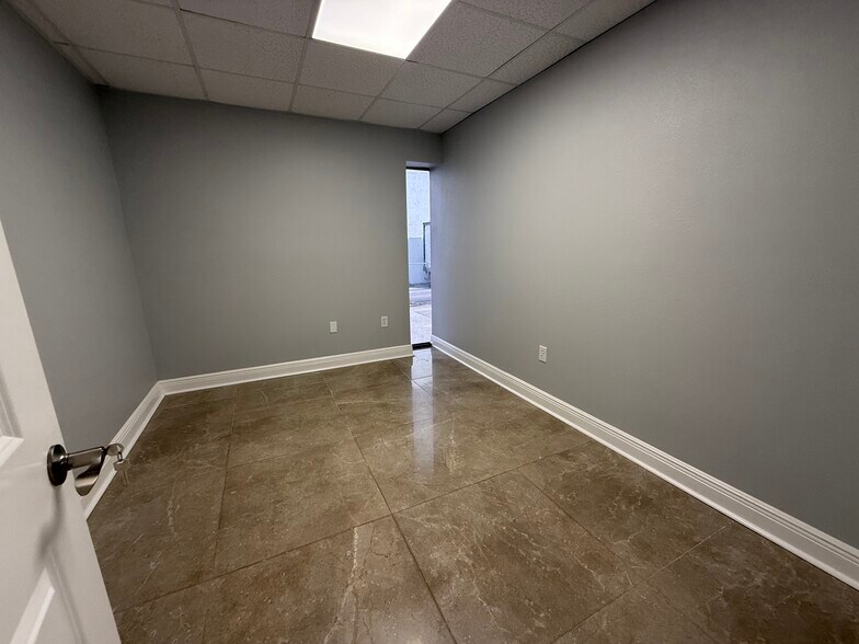 More Photos Of 11300 Space Blvd, Orlando Unknown For Lease