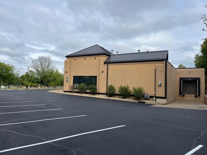 More Photos Of 1600 Maxwell Dr, Hudson Freestanding For Lease