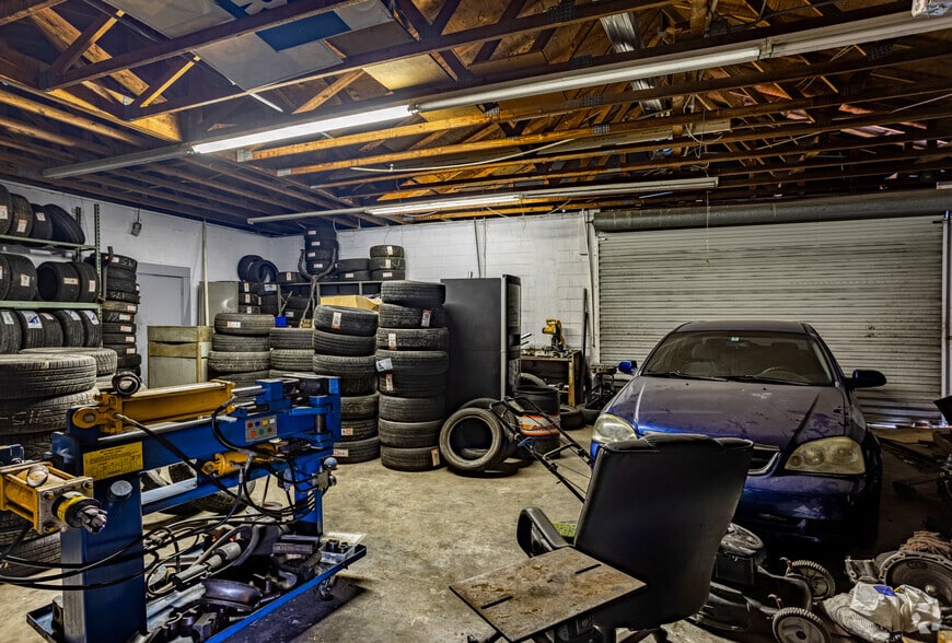 More Photos Of 2201 E Busch Blvd, Tampa Auto Repair For Sale