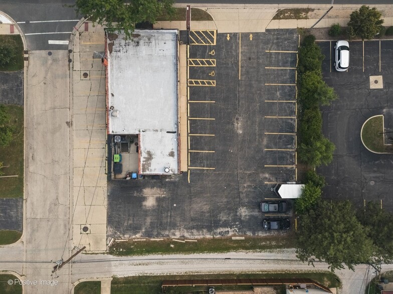 More Photos Of 4400 Golf Rd, Skokie Restaurant For Sale