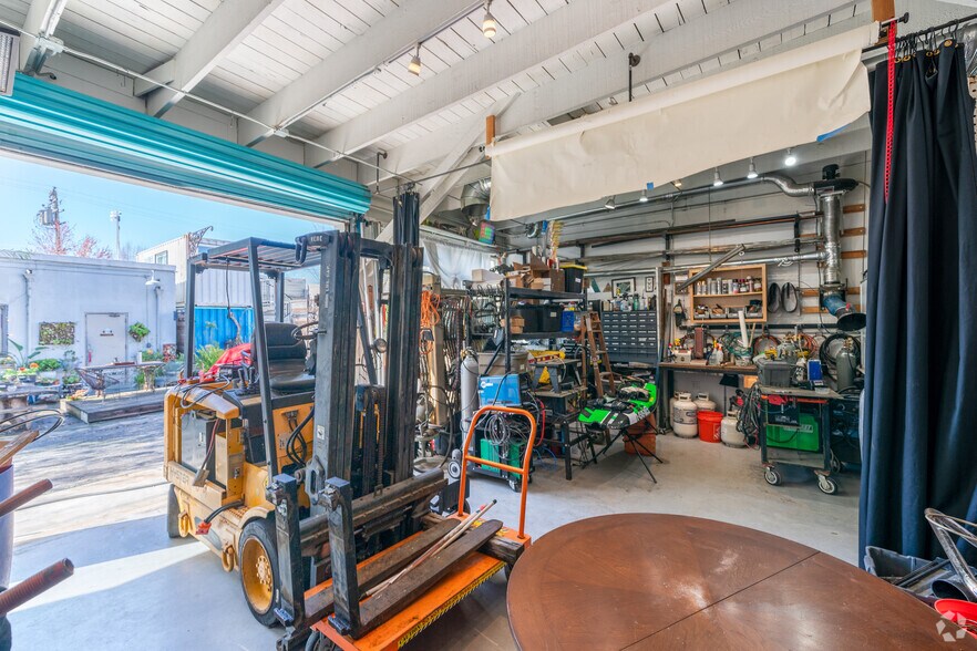 More Photos Of 1200 24th St, Oakland Warehouse For Sale