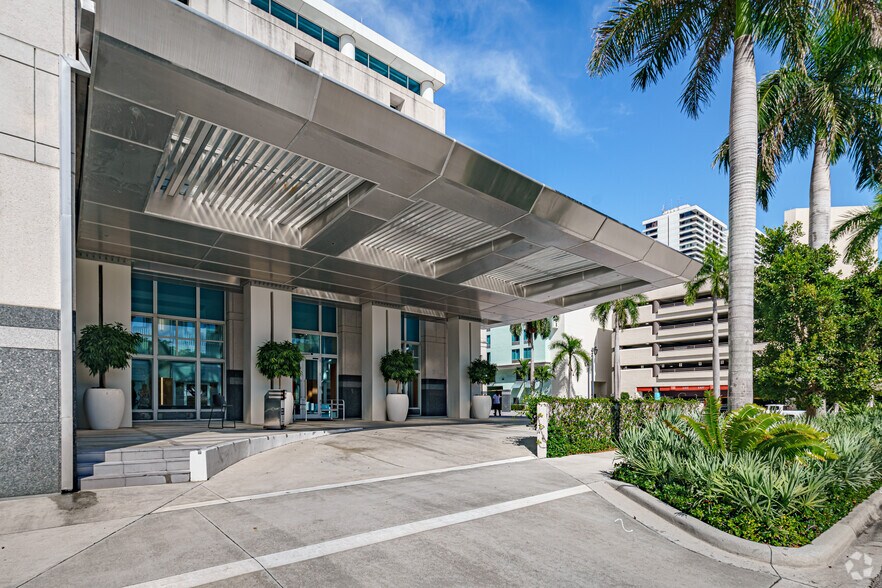 More Photos Of 222 Lakeview Ave, West Palm Beach Office For Lease