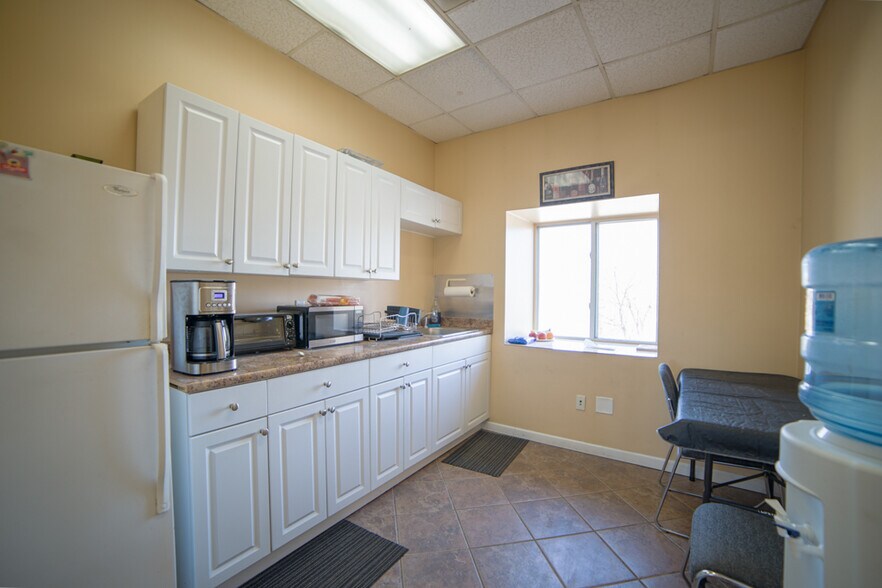 More Photos Of 1 Martin Pl, Port Chester Manufacturing For Lease