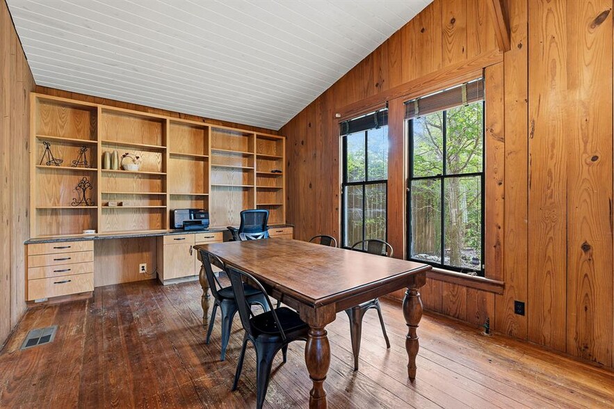 More Photos Of 1770 N Elder Hill Rd, Driftwood Specialty For Sale