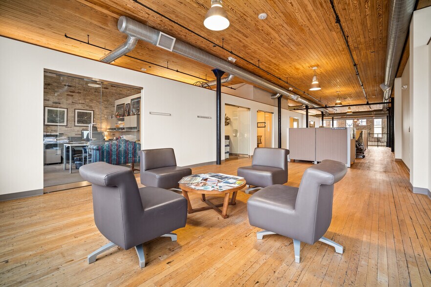 More Photos Of 211 N Franklin St, Port Washington Office For Lease