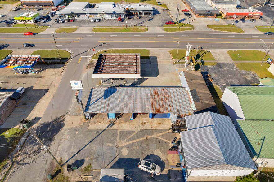 More Photos Of 420 W General Screven Way, Hinesville Service Station For Sale