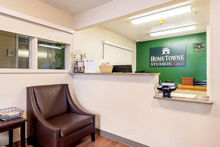 More Photos Of 2101 N Meridian, Puyallup Hospitality For Sale