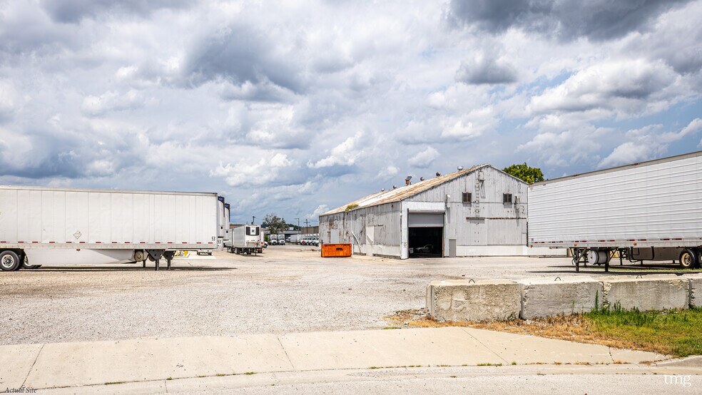 More Photos Of 200 W 11th Ave, North Kansas City Warehouse For Sale