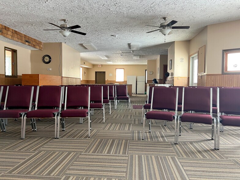 More Photos Of 418 S 14th St, Wymore General Retail For Sale